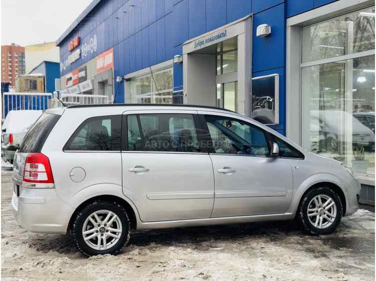 Opel Zafira B Рестайлинг