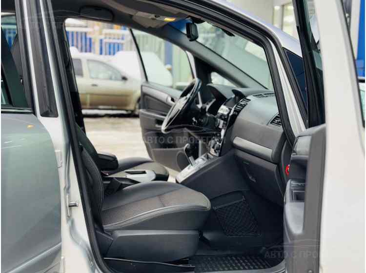Opel Zafira B Рестайлинг