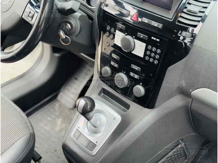 Opel Zafira B Рестайлинг