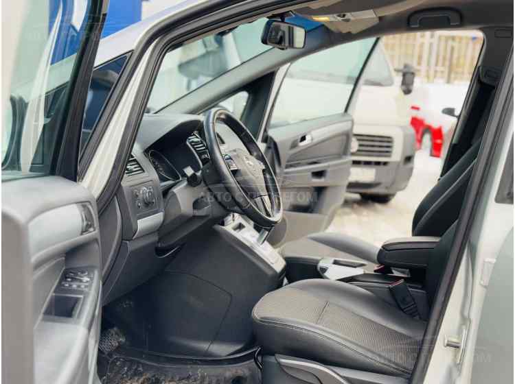 Opel Zafira B Рестайлинг