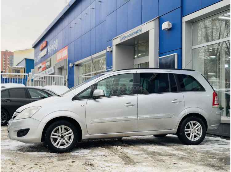 Opel Zafira B Рестайлинг
