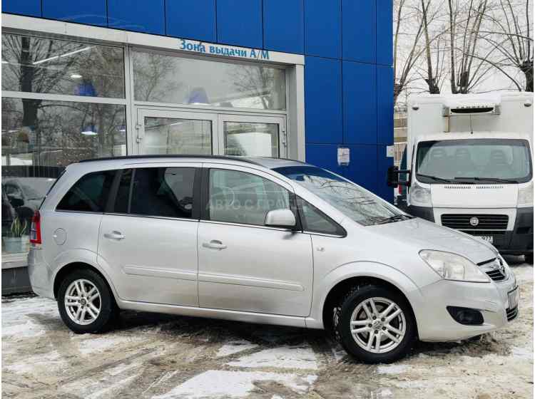 Opel Zafira B Рестайлинг