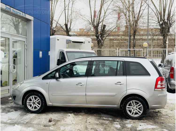 Opel Zafira B Рестайлинг